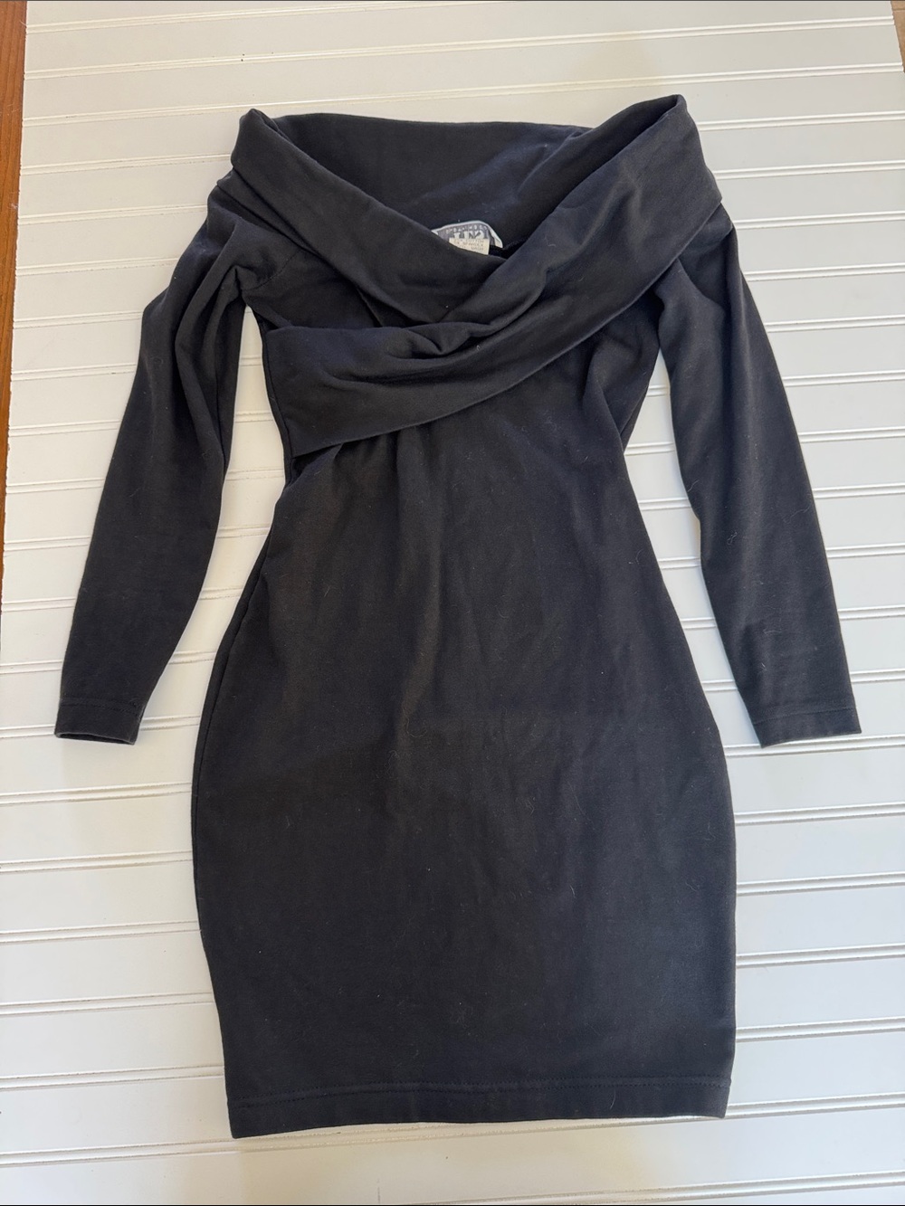 Yes Clothing Co. Black off-the-shoulder foldover long-sleeve mini dress. Size M